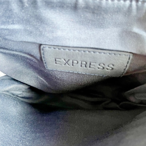 NWOT Gray Express Saddle Cross Body Bag - Picture 3 of 5